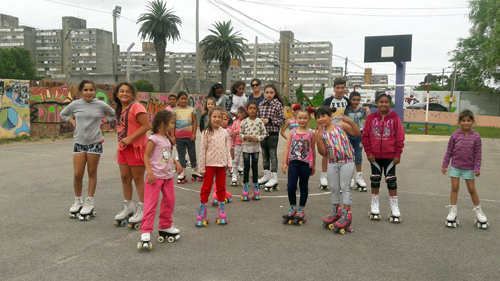 niñas patinando