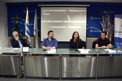 Mesa de Autoridades en conferencia de prensa Ministerio de Turismo